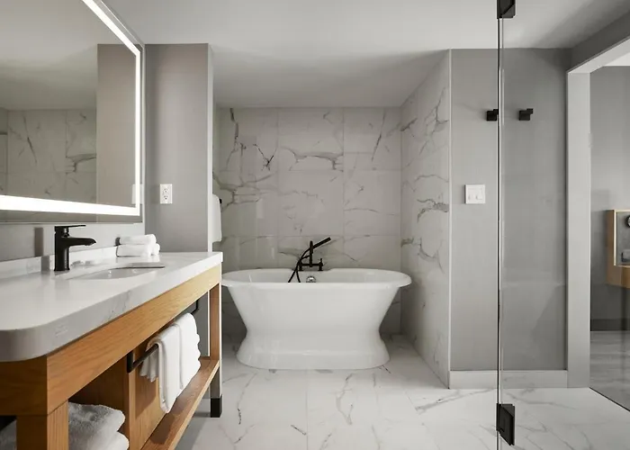 One-Bedroom King Suite